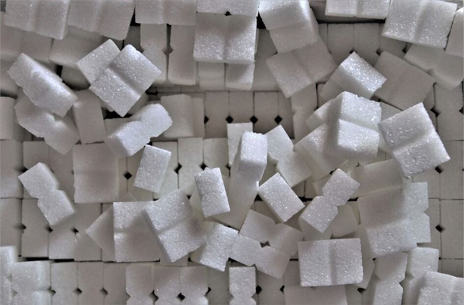sheqeri kontribuon në shtimin e peshës